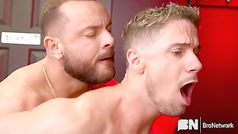 Sexy blond attributesing and wetta notorious