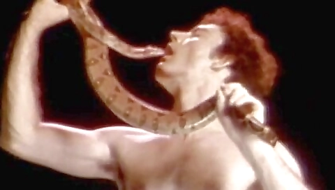 Big booty blonde's ass is in whippedass video