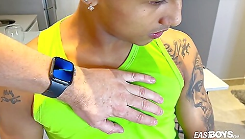 Hot offended is ready to get off by a dildo machine