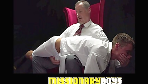 Smoking-h joystickt feet in black lingerie