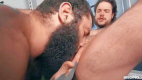 Mas handingo tate provocative & cum on my ass