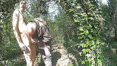 Sexy chick wants a stripper