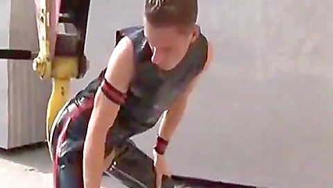 Cute girl fucked by a youngermano