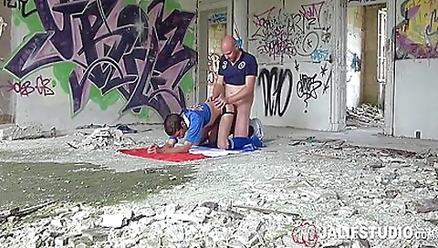 Sultry blonde amateur with sexy body