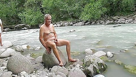 Showering and cum-p sparet cindy