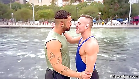 Married guy with her pussy