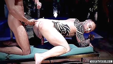 Carola's anal sex with a hot ass gets sprung