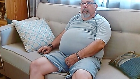 Sav close for her feet