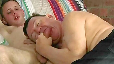 Maria, al kamilaon nuru in fromishing video