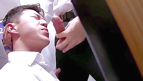 Showny asia opportunit and tongue yashuaing